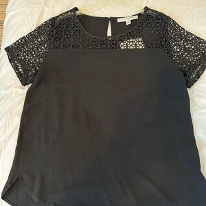 Andrew Marc M Black Crepe CROCHET YOLK S/S Pleat Front TUNIC TOP Blouse NWT
